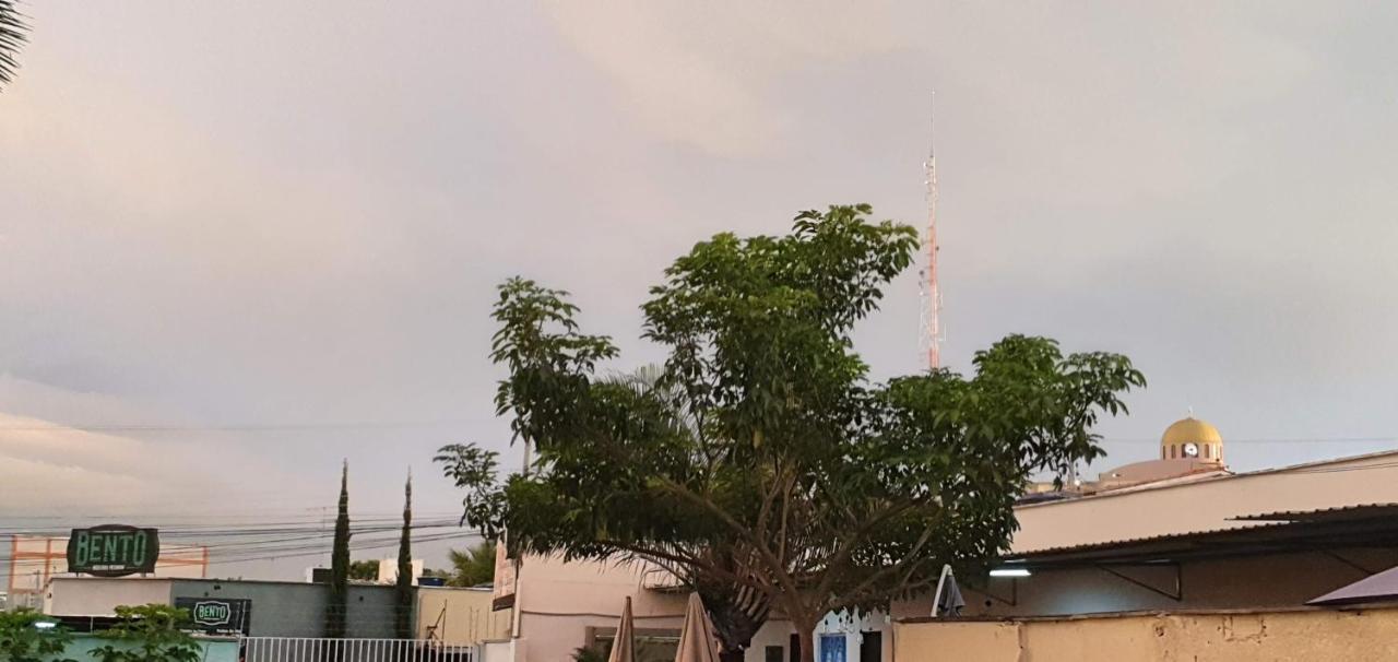 Pousada Romeiros Do Pai Eterno - Santuario Basilica De Trindade Trindade  Extérieur photo